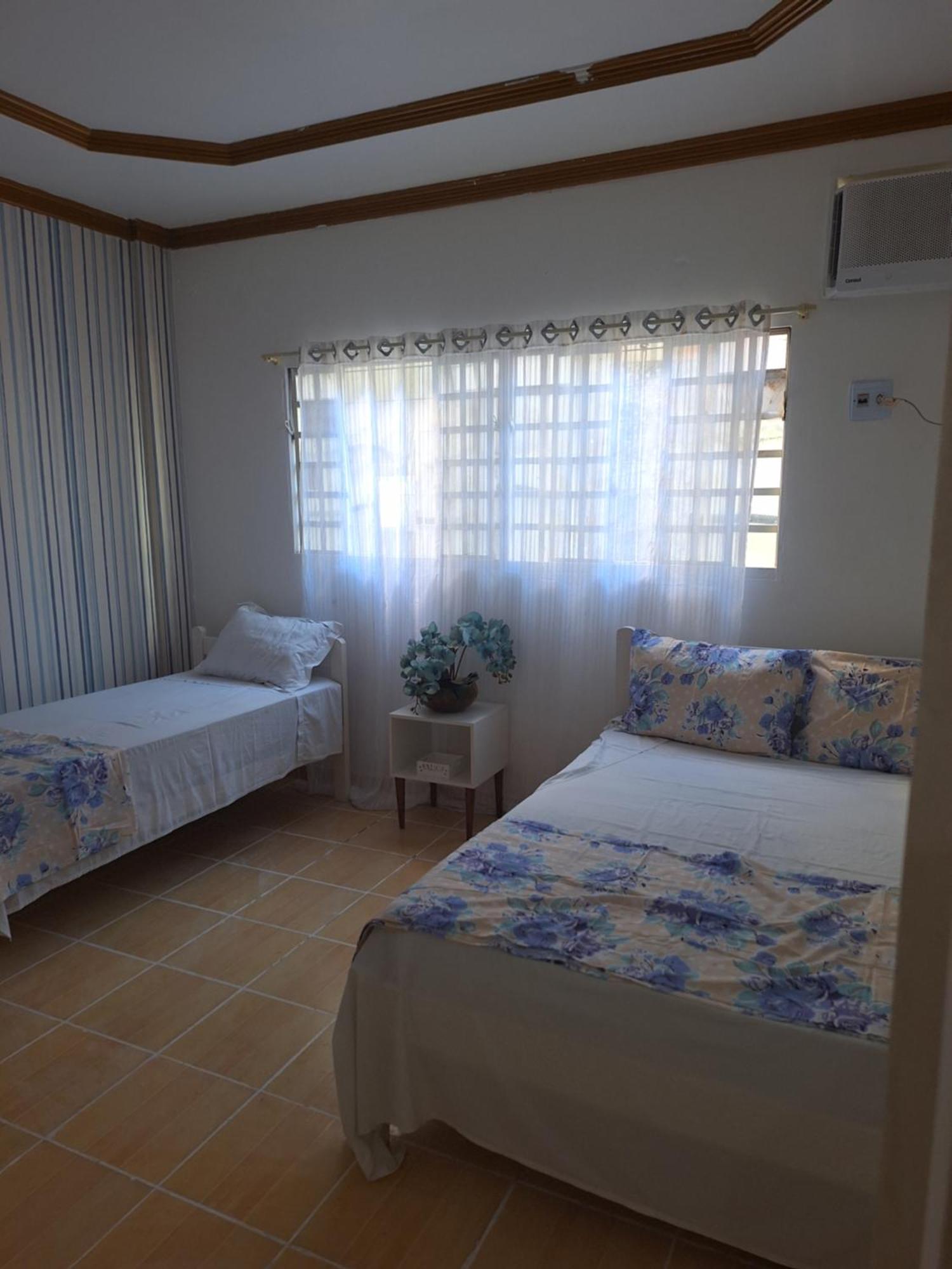 Quarto Triplo Com Banheiro Em Pousada E Restaurante Manaus Buitenkant foto